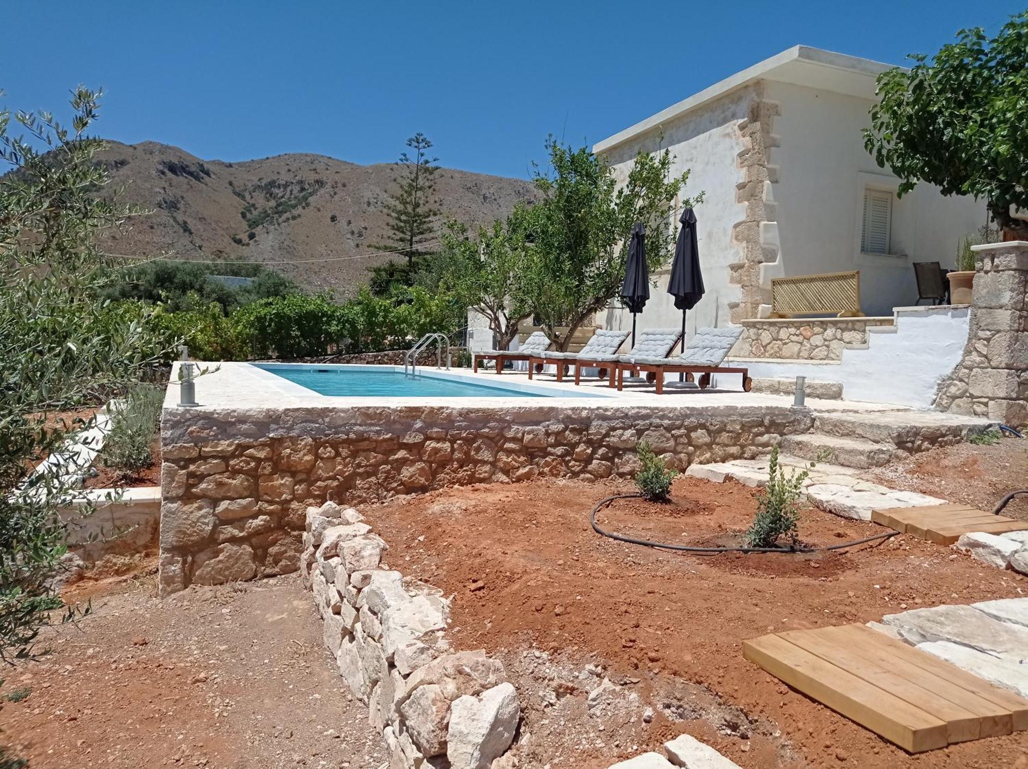 Palace Mountain View Megala Chorafia Exterior photo